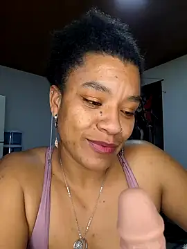 Snapshot of Selket11 chatting on 01.20.25 Selket11 online show from 01.20.25