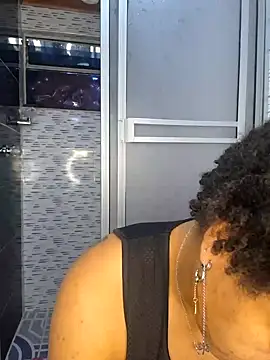 Snapshot of Selket11 chatting on 01.28.25 Selket11 online show from 01.28.25