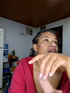 Snapshot of Selket11 chatting on 02.08.25 Selket11 online show from 02.08.25