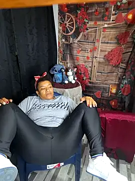 Snapshot of Selket11 chatting on 02.21.25 Selket11 online show from 02.21.25