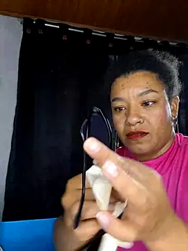 Snapshot of Selket11 chatting on 03.13.25 Selket11 online show from 03.13.25