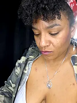 Snapshot of Selket11 chatting on 03.19.25 Selket11 online show from 03.19.25