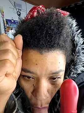 Snapshot of Selket11 chatting on 03.20.25 Selket11 online show from 03.20.25