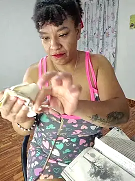 Snapshot of Selket11 chatting on 09.18.25 Selket11 online show from 09.18.25