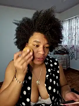 Snapshot of Selket11 chatting on 10.09.25 Selket11 online show from 10.09.25