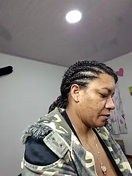 Snapshot of Selket11 chatting on 10.23.25 Selket11 online show from 10.23.25