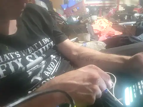 Snapshot of robeaulieu02 chatting on 09.20.25 robeaulieu02 online show from 09.20.25