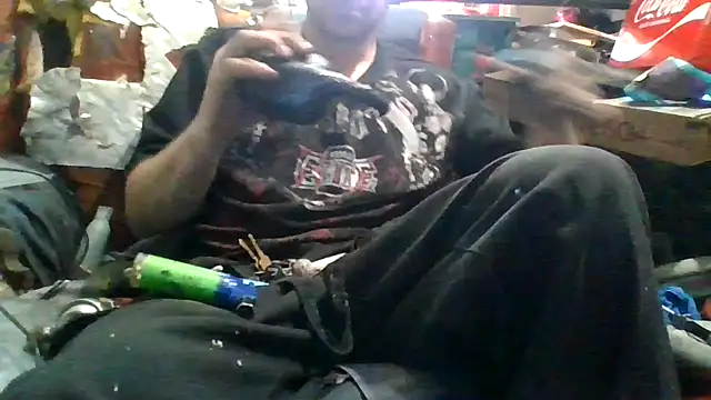 Snapshot of robeaulieu02 chatting on 12.14.25 robeaulieu02 online show from 12.14.25