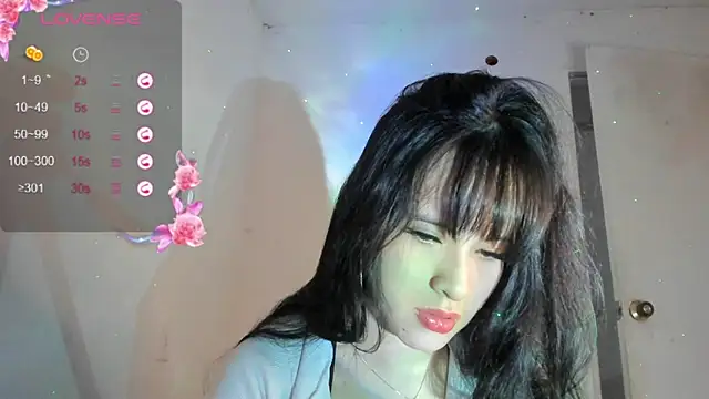 Snapshot of lolacute69 chatting on 10.11.25 lolacute69 online show from 10.11.25