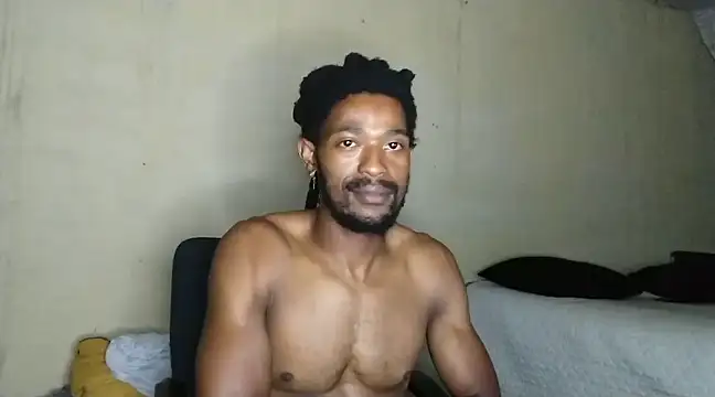 Snapshot of gldnmvsk_XO chatting on 02.27.25 gldnmvsk XO online show from 02.27.25