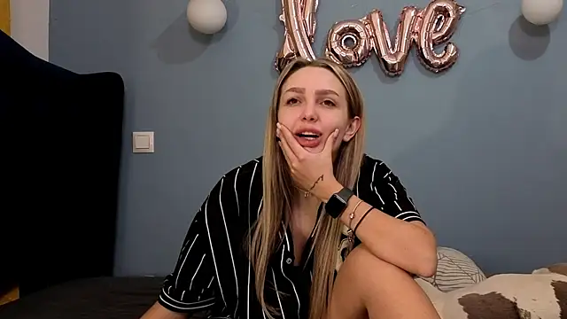 AnnaMaee online show from 03.03.25