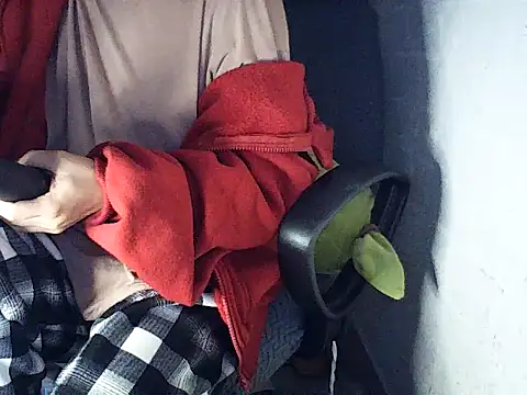 Haralushiaaax online show from 12.16.25