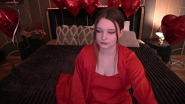 MagicPeachh  online show from 02.06.26