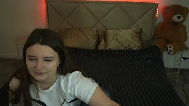 MagicPeachh  online show from 05.14.26