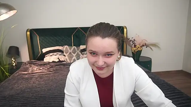 MagicPeachh  online show from 07.07.26