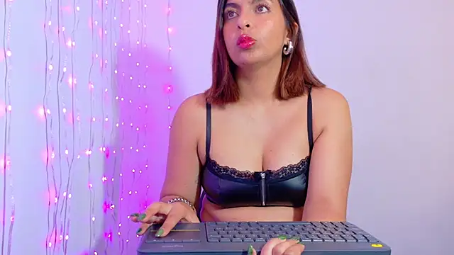 Snapshot of im_anna_ chatting on 09.26.25 im anna  online show from 09.26.25