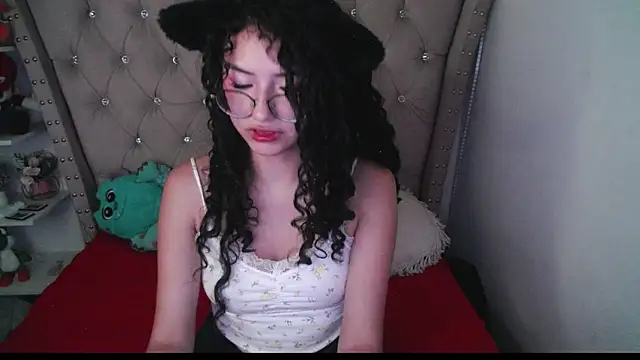 Snapshot of CherieCurl chatting on 11.09.25 CherieCurl online show from 11.09.25