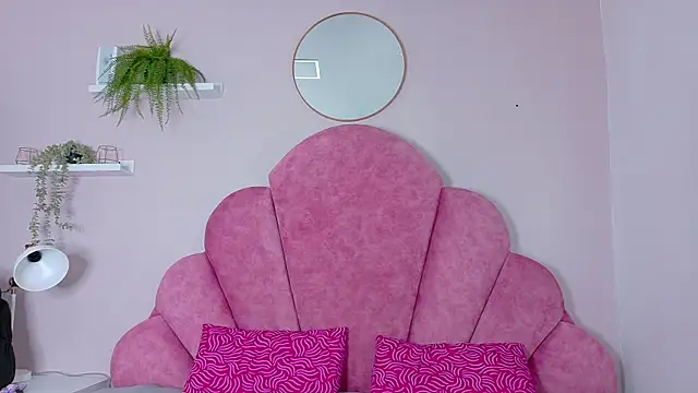 LilithSmith  online show from 12.18.25