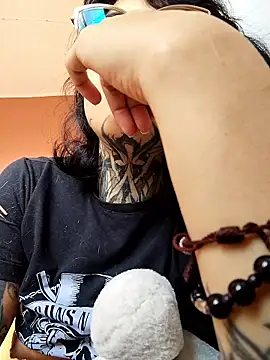 taaylor33 online show from 11.22.25