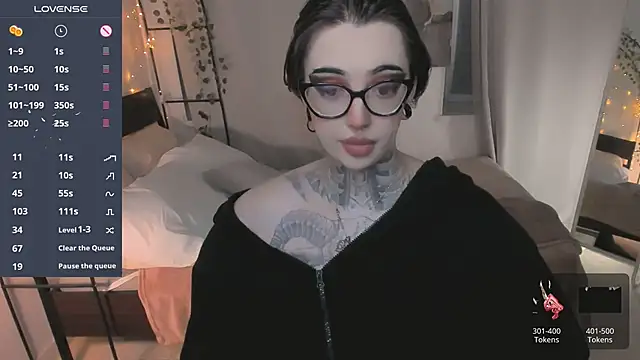 Snapshot of Dixi_Pixi_ chatting on 05.28.26 Dixi Pixi online show from 05.28.26