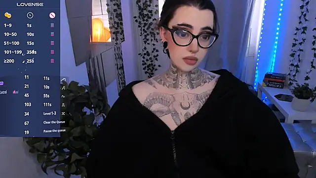 Snapshot of Dixi_Pixi_ chatting on 06.12.26 Dixi Pixi online show from 06.12.26