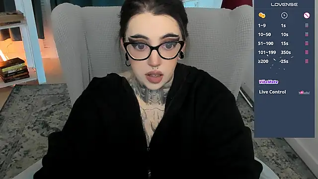 Snapshot of Dixi_Pixi_ chatting on 06.14.26 Dixi Pixi online show from 06.14.26