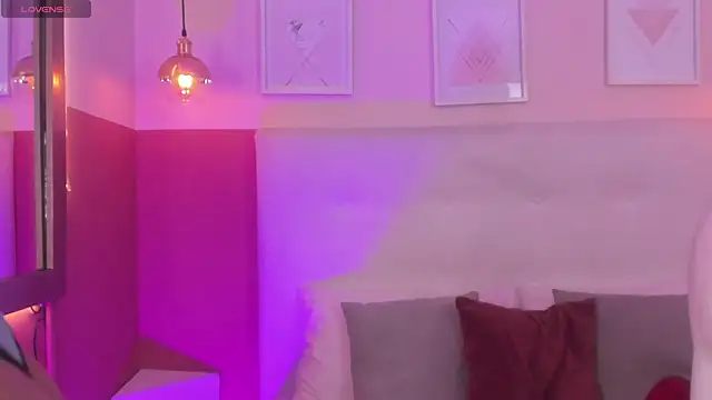 Chloe fischer  online show from 01.25.25