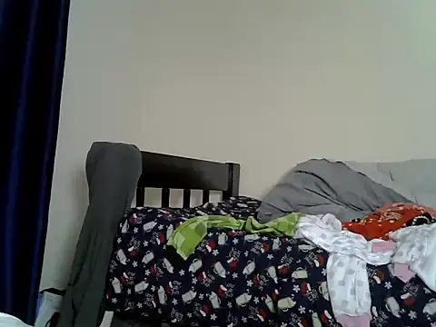 Snapshot of curvy_natallie chatting on 09.17.25 curvy natallie online show from 09.17.25