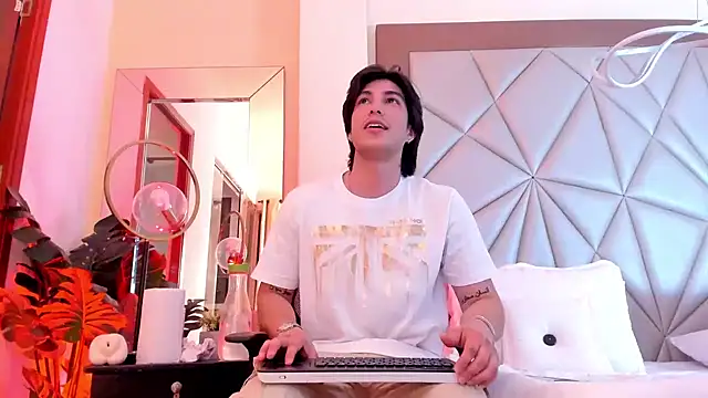 Karimferrer online show from 01.14.25