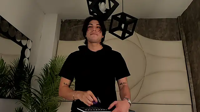 Karimferrer online show from 10.17.25