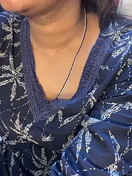 Snapshot of Spicy_sari_girl chatting on 11.03.25 Spicy sari girl online show from 11.03.25