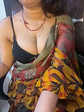 Snapshot of Spicy_sari_girl chatting on 04.10.26 Spicy sari girl online show from 04.10.26