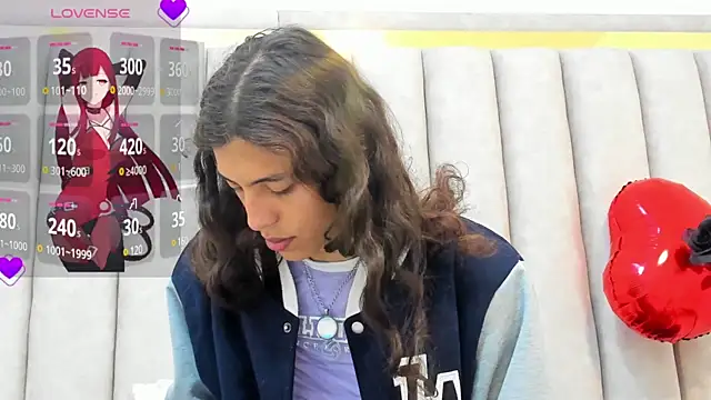 Snapshot of FreyaMoller chatting on 03.08.25 FreyaMoller online show from 03.08.25