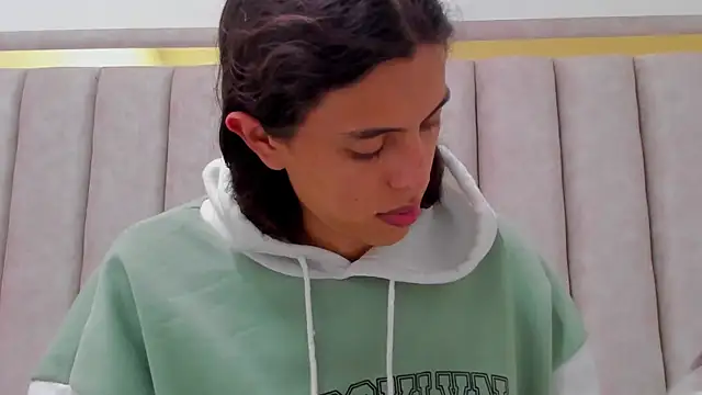 FreyaMoller online show from 10.24.25