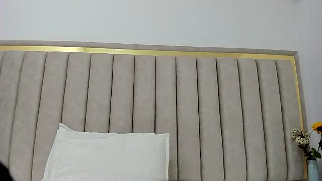 Snapshot of FreyaMoller chatting on 02.14.26 FreyaMoller online show from 02.14.26