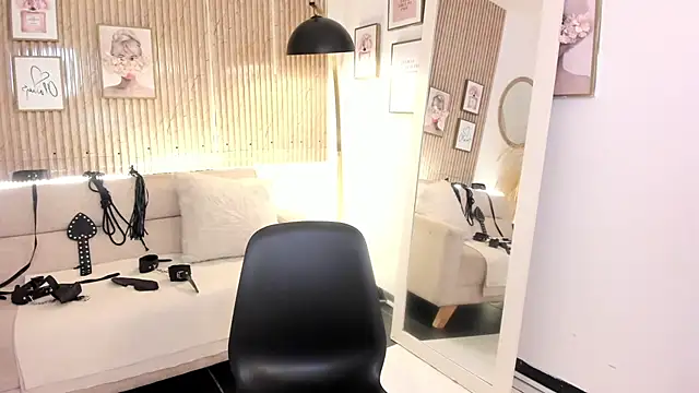 RACHEL EV online show from 09.18.25