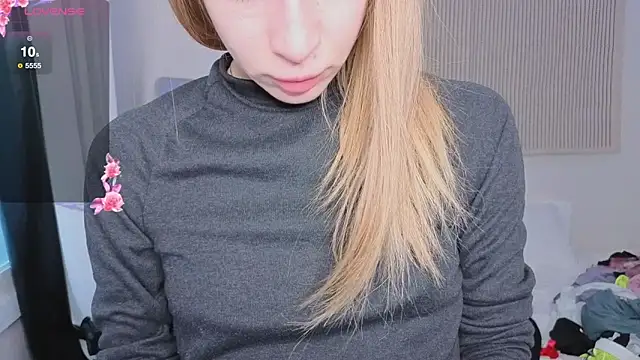 Snapshot of Elis_Fox chatting on 02.15.26 Elis Fox online show from 02.15.26