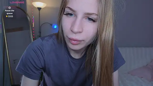 Elis Fox online show from 04.25.26