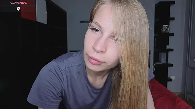 Snapshot of Elis_Fox chatting on 06.16.26 Elis Fox online show from 06.16.26