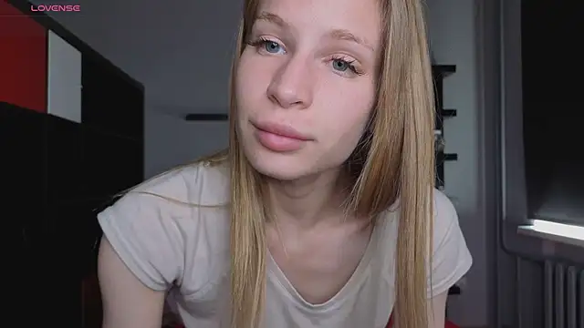 Snapshot of Elis_Fox chatting on 06.22.26 Elis Fox online show from 06.22.26