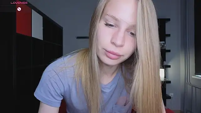 Snapshot of Elis_Fox chatting on 06.24.26 Elis Fox online show from 06.24.26