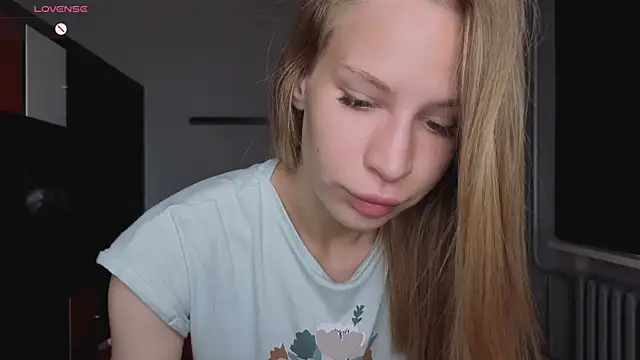 Snapshot of Elis_Fox chatting on 06.28.26 Elis Fox online show from 06.28.26