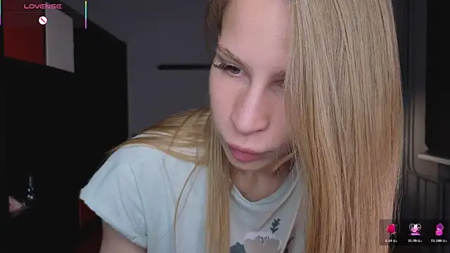 Snapshot of Elis_Fox chatting on 06.29.26 Elis Fox online show from 06.29.26
