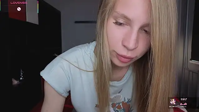 Snapshot of Elis_Fox chatting on 06.30.26 Elis Fox online show from 06.30.26