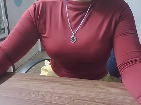 Snapshot of MaiHuong77 chatting on 10.23.25 MaiHuong77 online show from 10.23.25