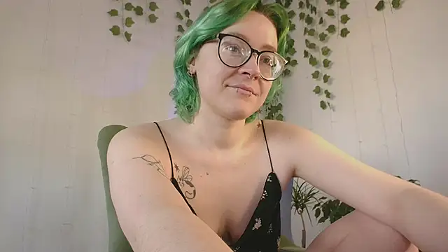 Snapshot of alisahug chatting on 01.15.25 alisahug online show from 01.15.25
