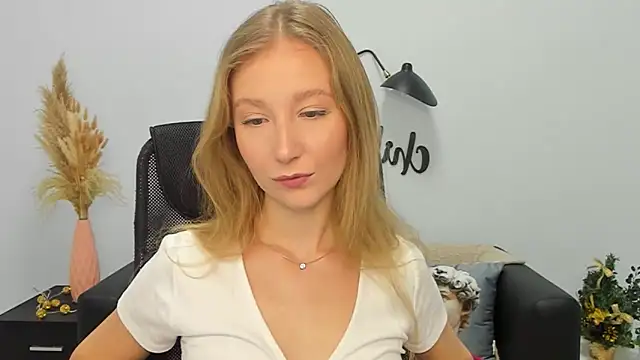 LolaWilsons online show from 12.30.24