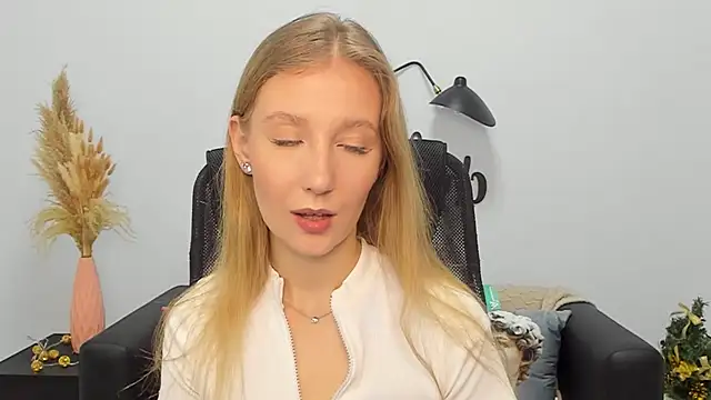 LolaWilsons online show from 12.30.24