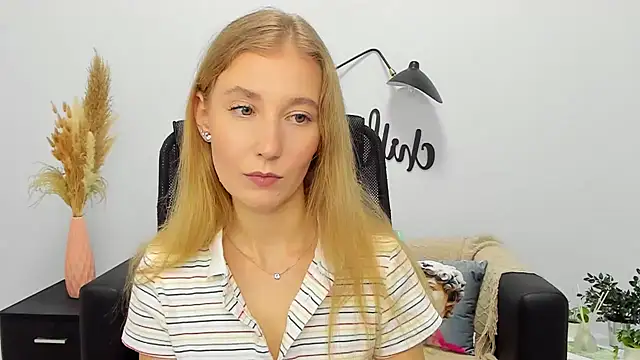 LolaWilsons online show from 01.11.25