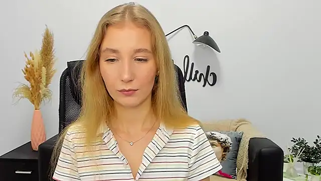 LolaWilsons online show from 01.11.25